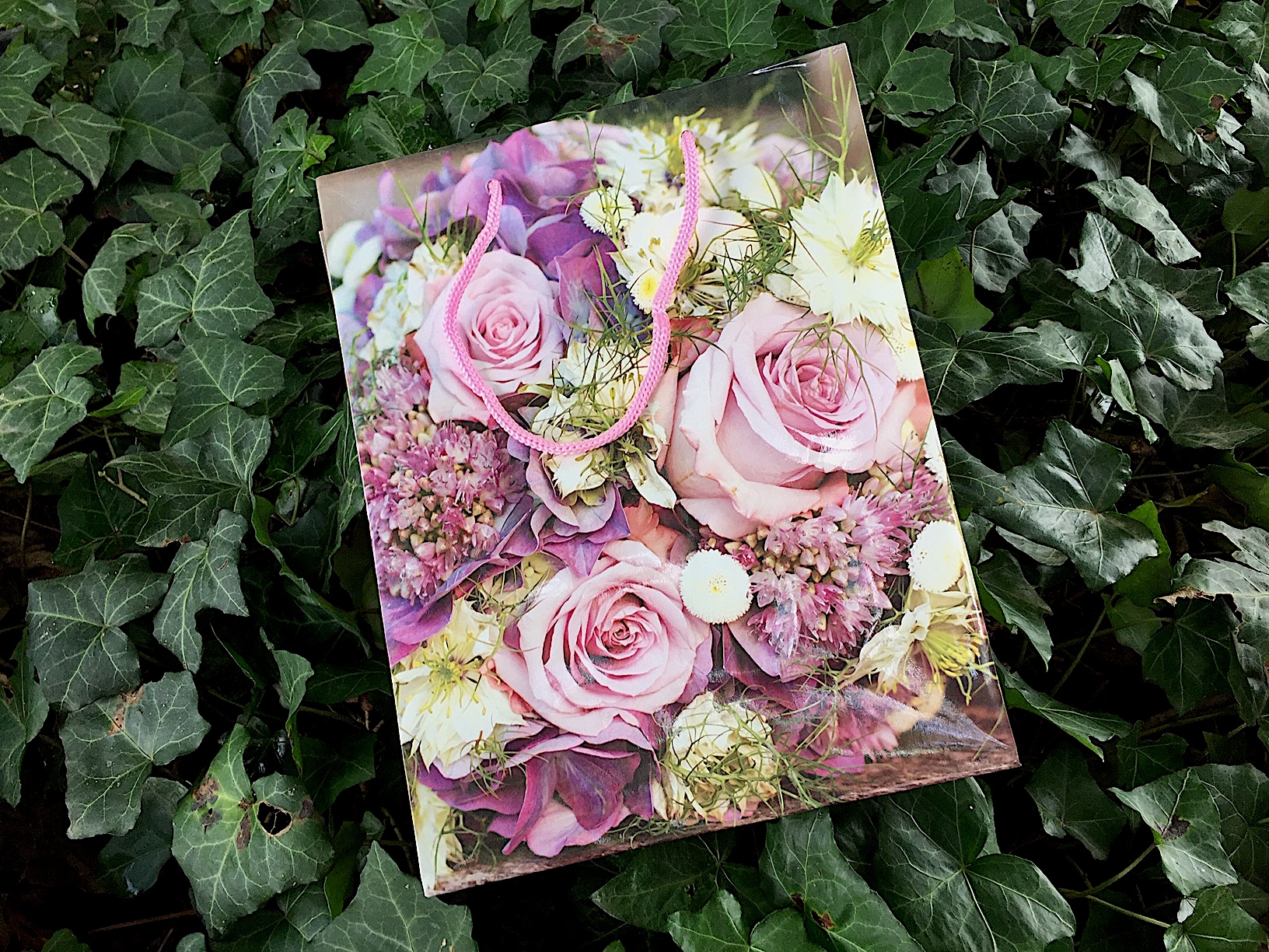 Geschenk Tasche „Rosen Motiv“ Variation(ca 23 x 18 x 8 cm)