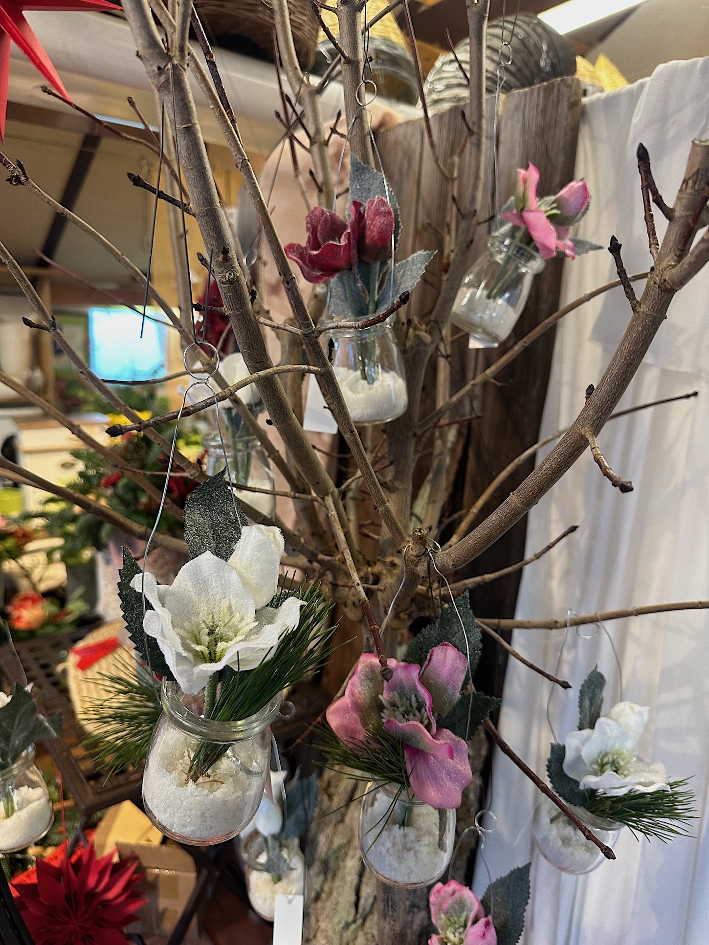 Helleborus, Christrose - Kunst- im Glas, optisch beeist, ( ca 18 mal 8cm plus Draht ), immer als 2 S